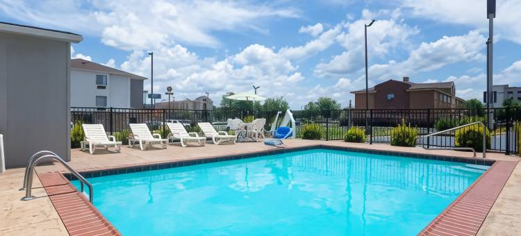 安尼斯顿牛津拉昆塔温德姆套房酒店(La Quinta Inn & Suites by Wyndham Oxford - Anniston)图片