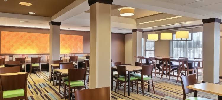 Fairfield Inn & Suites Milwaukee Airport图片