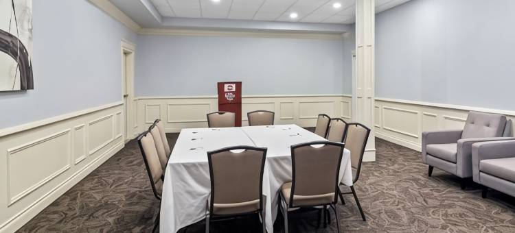 匹特草原贝斯特韦斯特优质套房酒店(Best Western Plus Pitt Meadows Inn  Suites)图片