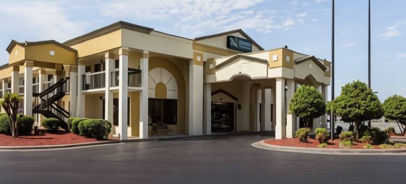 莱克诺曼穆尔斯维尔凯艺套房酒店(Quality Inn & Suites Mooresville-Lake Norman)图片