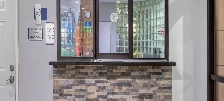 速8斯普林/伍德兰市酒店by Wyndham(Super 8 by Wyndham Spring / the Woodlands)图片