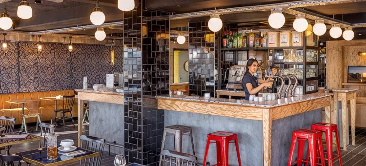 克莱蒙费朗中心车站埃克洛酒店(Eklo Hotels Clermont-Ferrand Centre Gare)图片