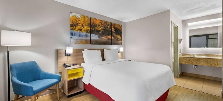 罗利中城温德姆戴斯酒店(Days Inn by Wyndham Raleigh Midtown)图片