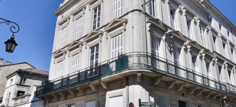 艾森纳尔城心家具酒店(Meublés de l'Arsenal cœur de Ville !)图片