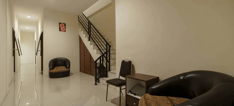 红多兹酒店-近棉兰亚当马利克医院2号(RedDoorz Near RS Adam Malik Medan 2)图片