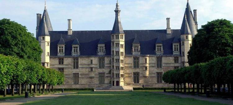 讷韦尔克洛斯圣玛丽原创精品酒店(The Originals Boutique, Hôtel Clos Sainte Marie, Nevers)图片