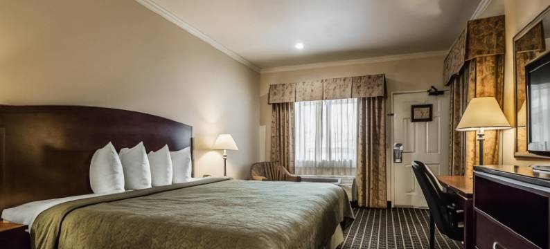 凯艺酒店-蒂梅丘拉山谷酒乡(Quality Inn Temecula Valley Wine Country)图片