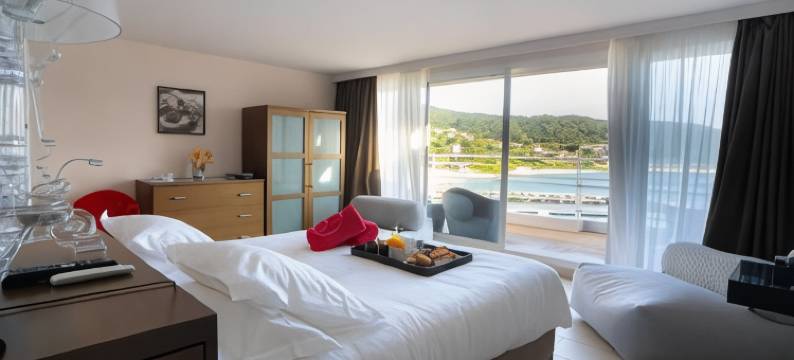 卡萨纳雷海湾大酒店和Spa(Le Golfe)图片