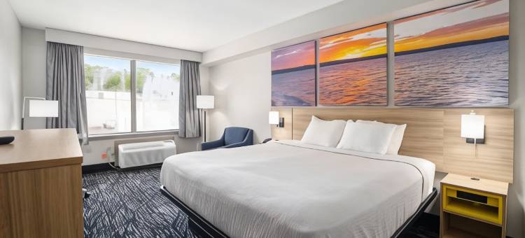 诺顿海岸/马斯基根温德姆戴斯酒店及套房(Days Inn & Suites by Wyndham Norton Shores/Muskegon)图片