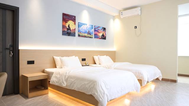 慢点儿伴山民宿(贤令东路分店)