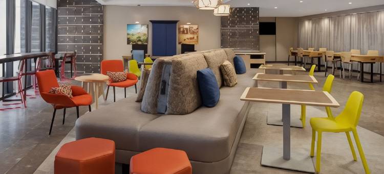 德梅因德雷克大学希尔顿惠庭套房酒店(Home2 Suites des Moines at Drake University)图片