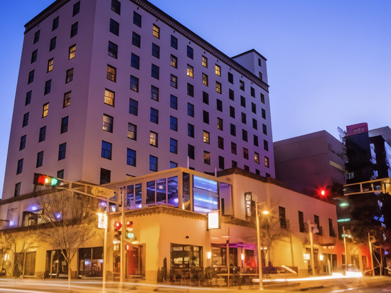 安达卢斯阿尔伯克基希尔顿格芮精选系列酒店