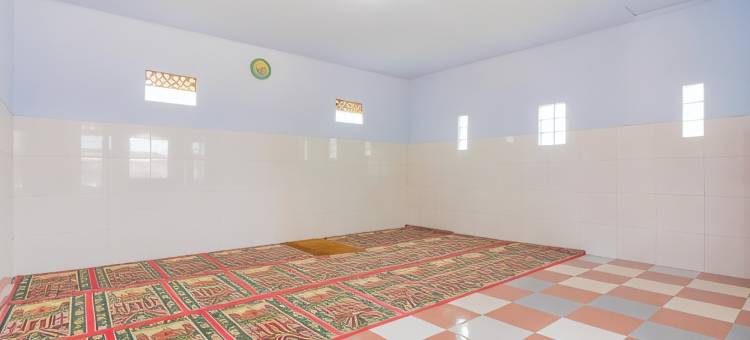 红多兹伊斯兰酒店@梳邦坦巴克梅卡街(RedDoorz Syariah @ Tambak Mekar Street Subang)图片