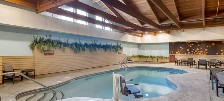 底特律湖贝斯特韦斯特精品酒店(Best Western Premier the Lodge on Lake Detroit)图片