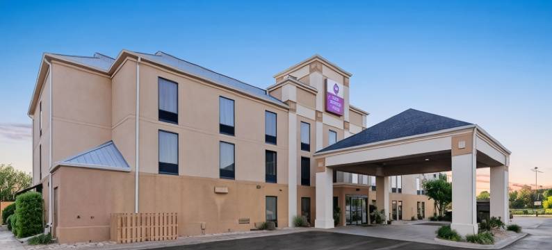 麦迪逊贝斯特韦斯特优质酒店(Best Western Plus Madison Inn)图片