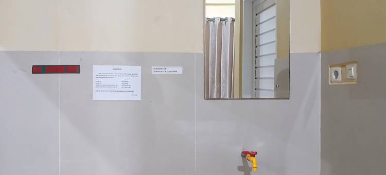 Super OYO 1506  Shabrina 2伊斯兰旅馆(Shabrina Homestay Syariah Terminal Tirtonadi Solo RedPartner)图片