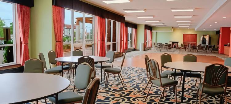 桑达斯基贝斯特韦斯特优质套房酒店(Best Western Plus Sandusky Hotel  Suites)图片
