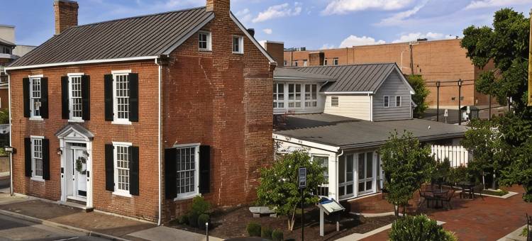哈里森堡万枫酒店及套房(Fairfield Inn & Suites Harrisonburg)图片