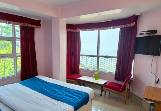 The Boho Near Mall Hotel Overview