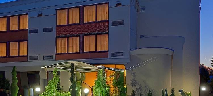 阿尔莫尼套房旅店(Armoni Inn and Suites)图片