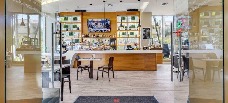 壮观阳台靠近海滩健身房泳池(Spectacular Balcony Plus Near Beach, Gym, Pool)图片