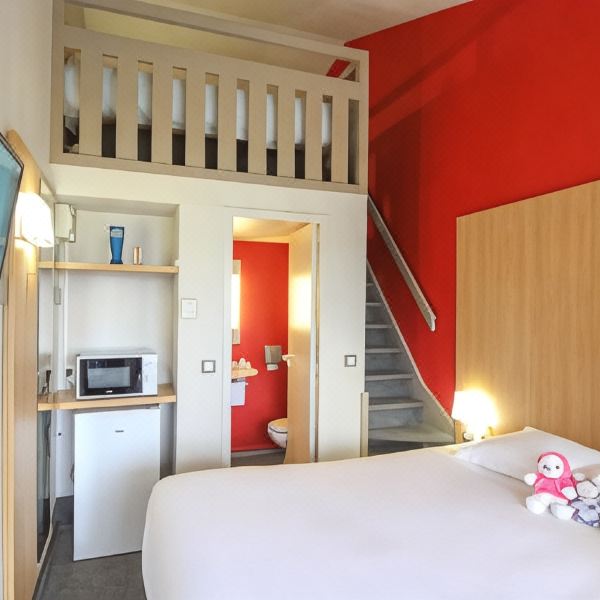 普瓦捷2号观测未来民宿酒店(Kyriad Direct Poitiers  - Gare du Futuroscope)图片