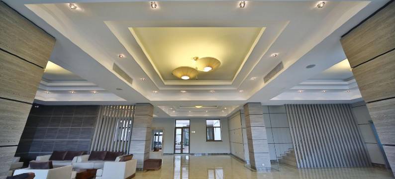 茨卡尔图博广场酒店(Tskaltubo Plaza Hotel)图片