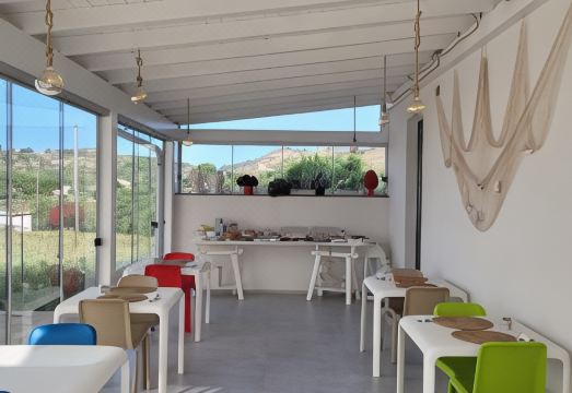 5 Elementi Hotel Overview