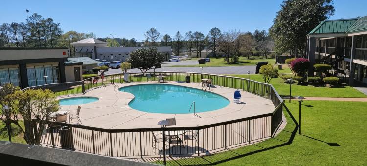 华纳罗宾斯华美达套房酒店(Ramada by Wyndham & Suites Warner Robins)图片