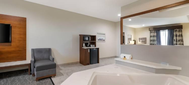 加迪纳贝斯特韦斯特优质套房酒店(Best Western Plus Gardena Inn  Suites)图片