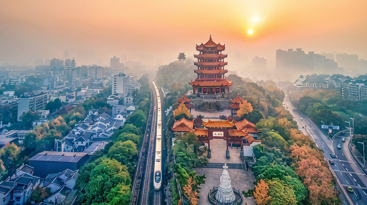 【长沙出发】长沙+韶山+武汉+岳麓书院+毛泽东同志故居+黄鹤楼+东湖生态旅游风景区5日4晚私家团