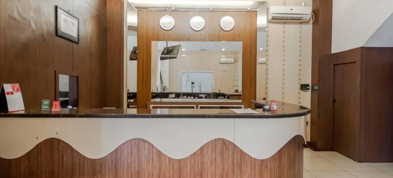 RedDoorz Plus @ Karebosi Area 2 Makassar图片