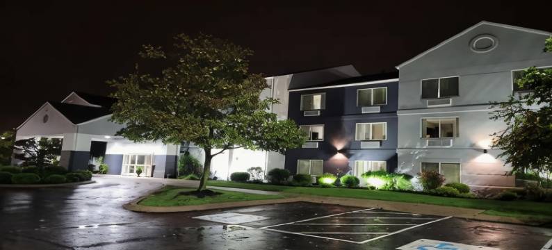 贝斯特韦斯特路易斯维尔南-谢泼兹维尔酒店(Best Western Louisville South/Shepherdsville)图片