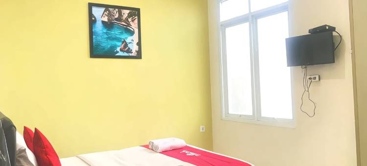 爱丽丝民宿-近乌内、火车站和阿伦阿伦(Alice's Homestay Near Unej, Stasiun and Alun-Alun Syariah)图片