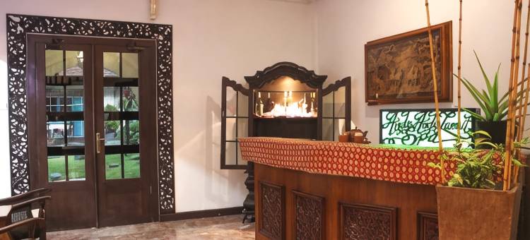 谏义里自由酒店(Hotel Merdeka Kediri)图片