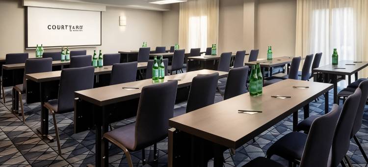 贝克斯菲尔德万怡酒店(Courtyard Bakersfield)图片