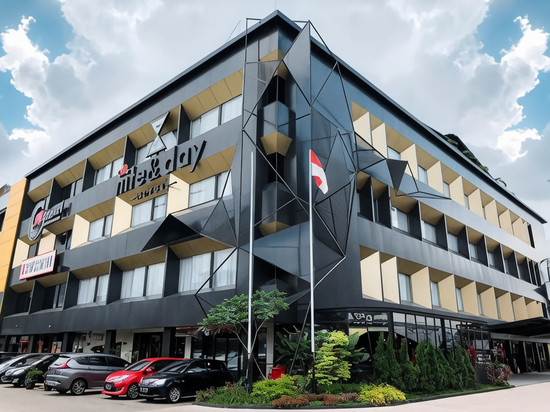 老兵的日夜旅馆