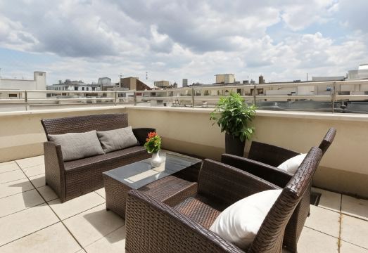 Vagabond Downtown Hotel Overview