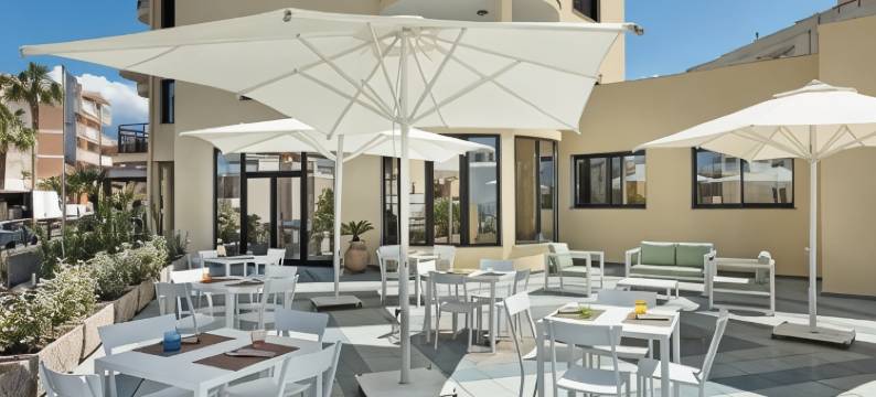 丽娜酒店(Rina Hotel)图片