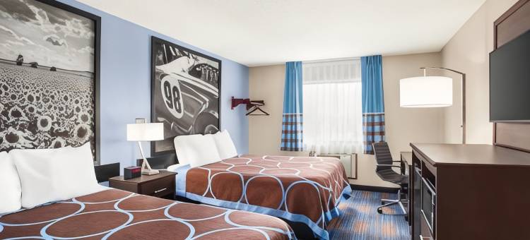 莱尼克萨-欧弗兰帕克区温德姆速8酒店(Super 8 by Wyndham Lenexa Overland Park/Mall Area)图片