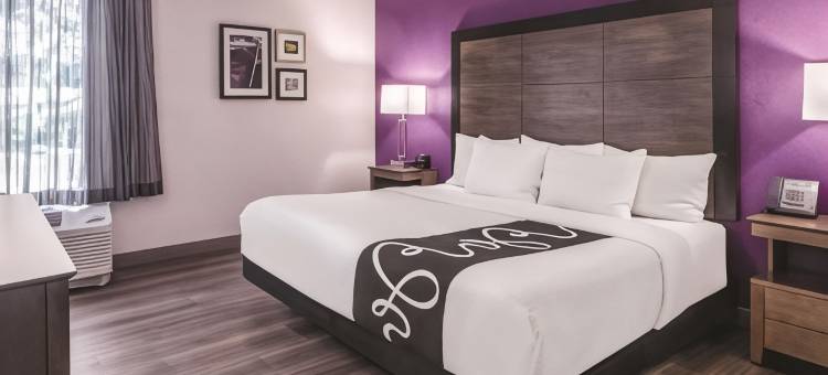 默特尔比奇北国王公路拉昆塔温德姆套房酒店(La Quinta Inn & Suites by Wyndham Myrtle Beach - N Kings Hwy)图片