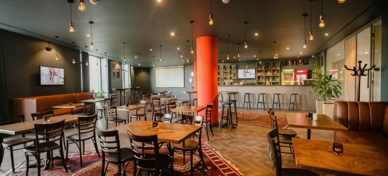 霍姆布里奇酒店式公寓(HomeBridge Hotel Apartments)图片