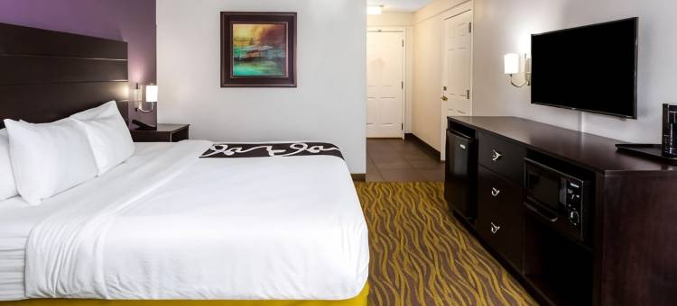 拉雷多机场拉昆塔温德姆套房酒店(La Quinta Inn & Suites by Wyndham Laredo Airport)图片