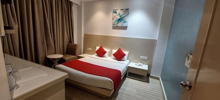Fabhotel Prime Shanti Palace图片