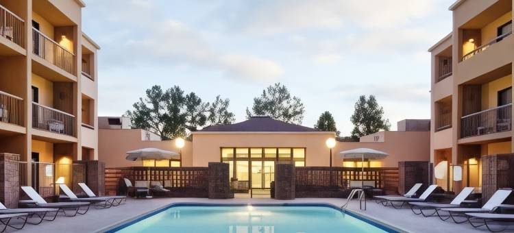 亨茨维尔大学大道万怡酒店(Courtyard Huntsville University Drive)图片