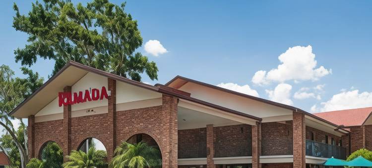 庙台-坦帕北华美达酒店(Ramada by Wyndham Temple Terrace/Tampa North)图片