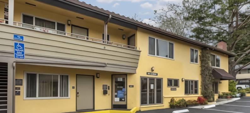 卡梅尔贝斯特韦斯特连排别墅式酒店(Best Western Carmels Town House Lodge)图片