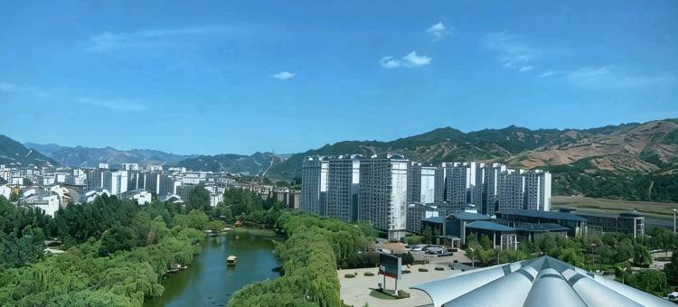 集安长城公馆雷Sir民宿(大吉他广场店)图片
