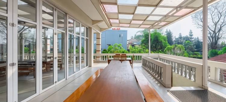 乌尔班维尤博托尔度假村-芝萨鲁亚蓬查克茂物(Urbanview Resort Botol Cisarua Puncak Bogor)图片