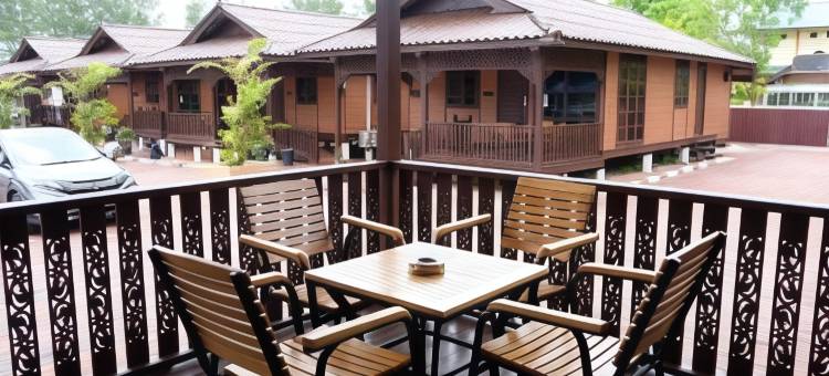 潘泰赛贝朗塔基尔德拉兹纳木屋(D'Razna Chalet Pantai Seberang Takir)图片
